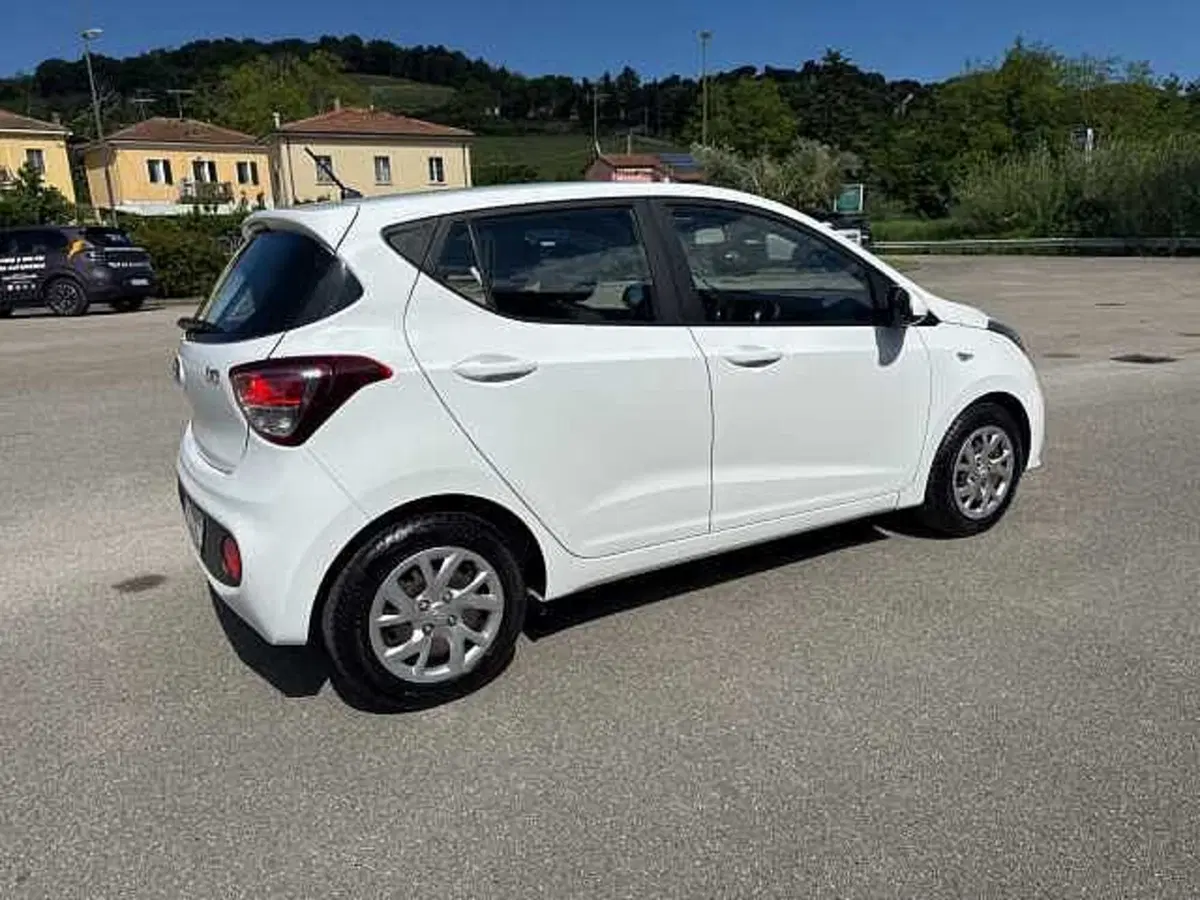 Hyundai i10 usata a Pesaro-Urbino (6)