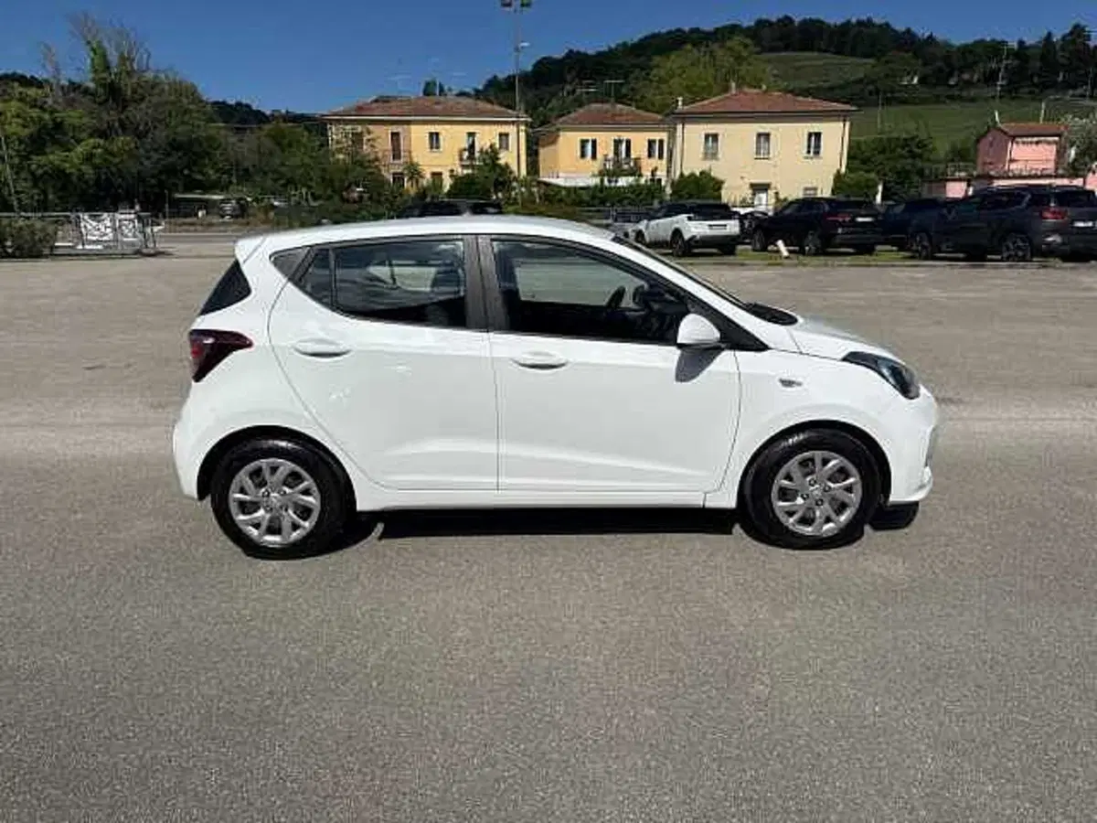 Hyundai i10 usata a Pesaro-Urbino (7)