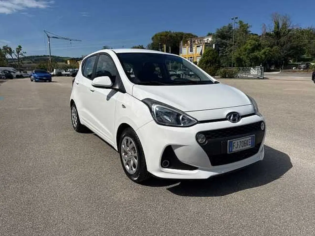 Hyundai i10 usata a Pesaro-Urbino (8)