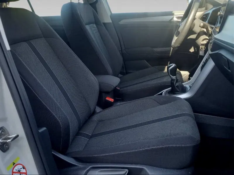 Volkswagen T-Roc usata a Livorno (11)