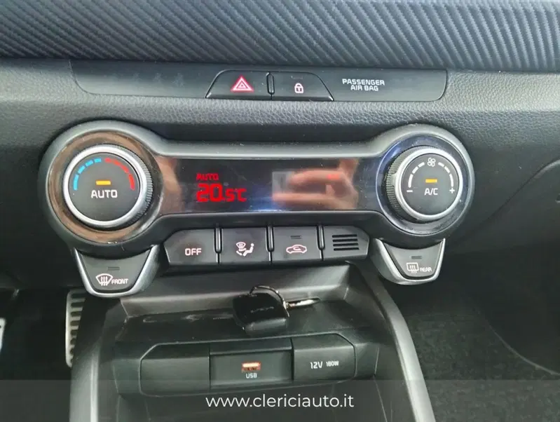 Kia Stonic usata a Como (15)