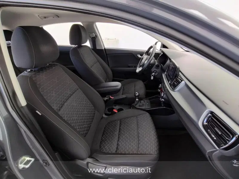 Kia Rio usata a Como (3)
