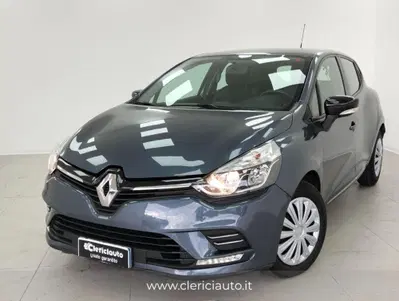 Renault Clio TCe 12V 75 CV 5 porte Moschino Zen del 2018 usata a Lurate Caccivio