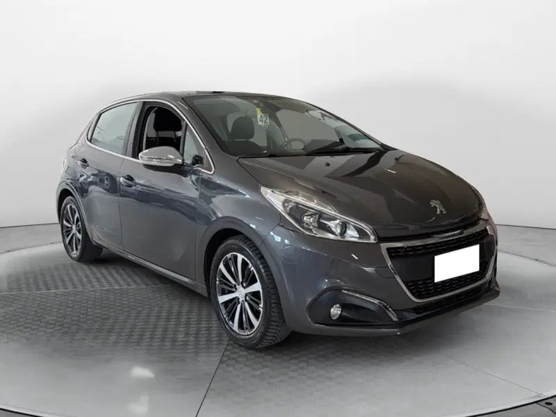Peugeot 208 usata a Pisa