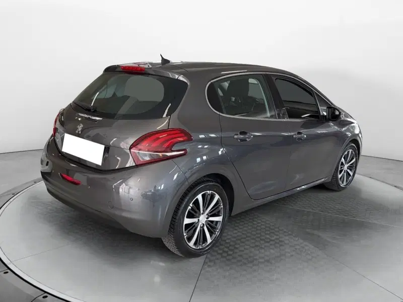 Peugeot 208 usata a Pisa (4)