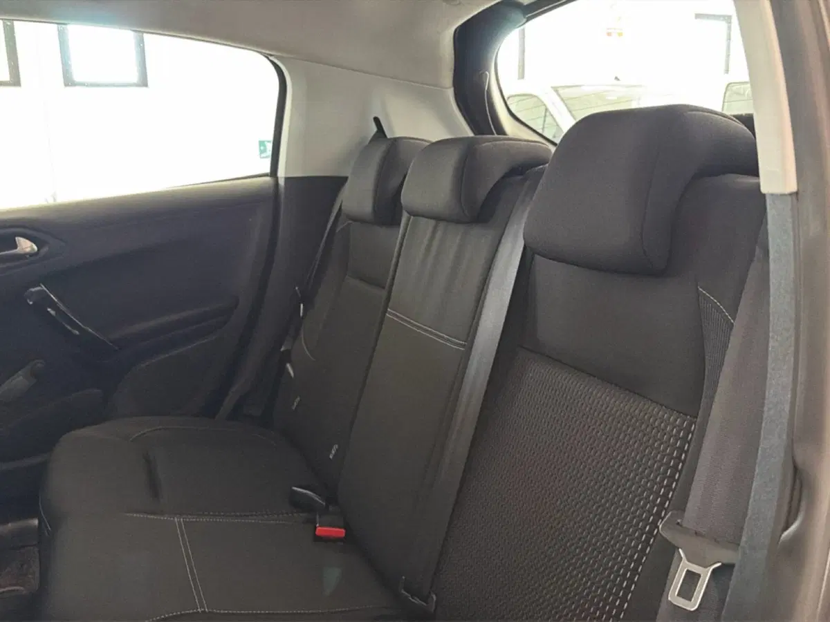 Peugeot 208 usata a Pisa (7)