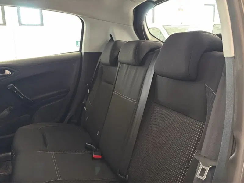 Peugeot 208 usata a Pisa (7)