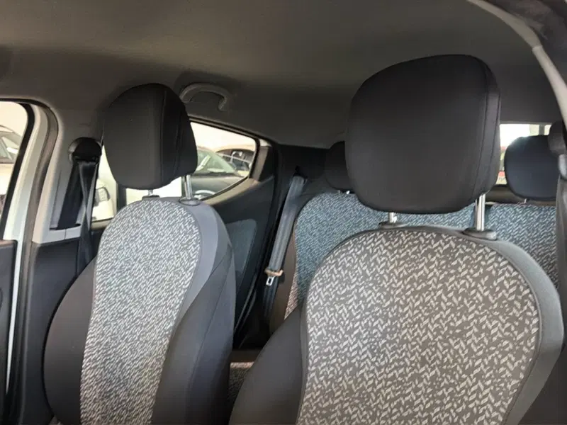 Lancia Ypsilon usata a Pisa (5)