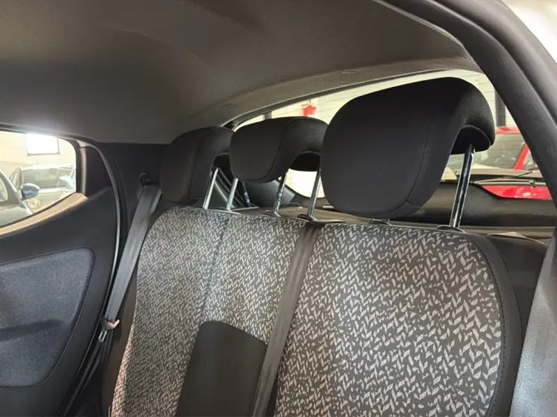 Lancia Ypsilon usata a Pisa (6)