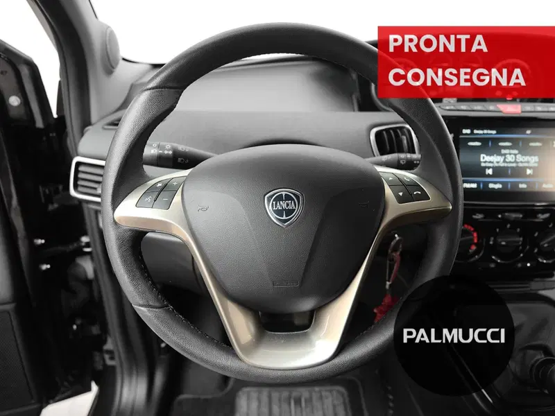 Lancia Ypsilon usata a Prato (14)