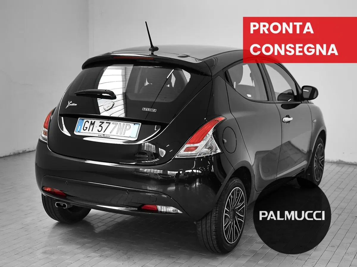 Lancia Ypsilon usata a Prato (3)