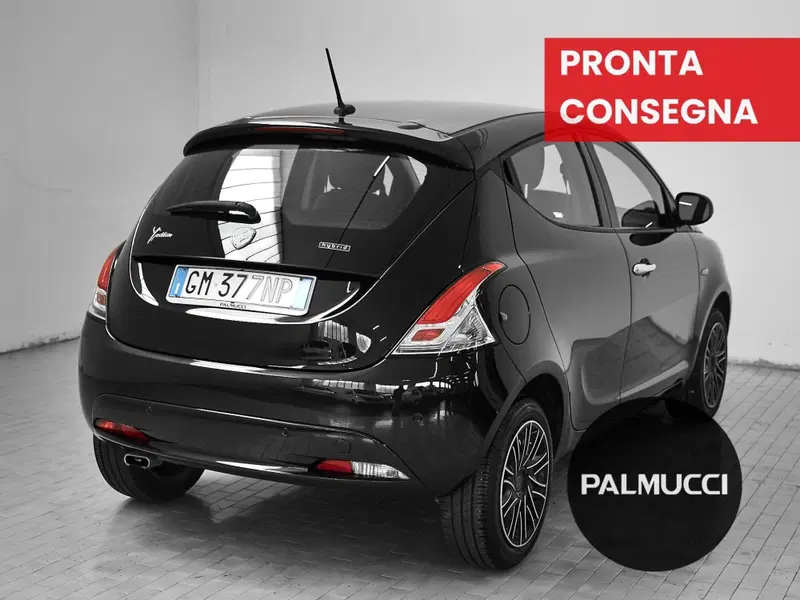 Lancia Ypsilon usata a Prato (3)