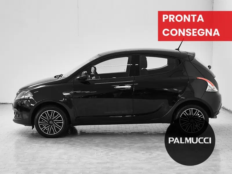 Lancia Ypsilon usata a Prato (4)