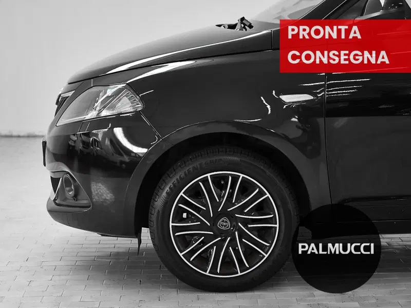 Lancia Ypsilon usata a Prato (6)