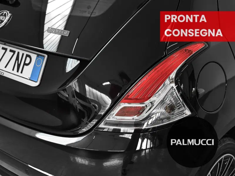 Lancia Ypsilon usata a Prato (9)