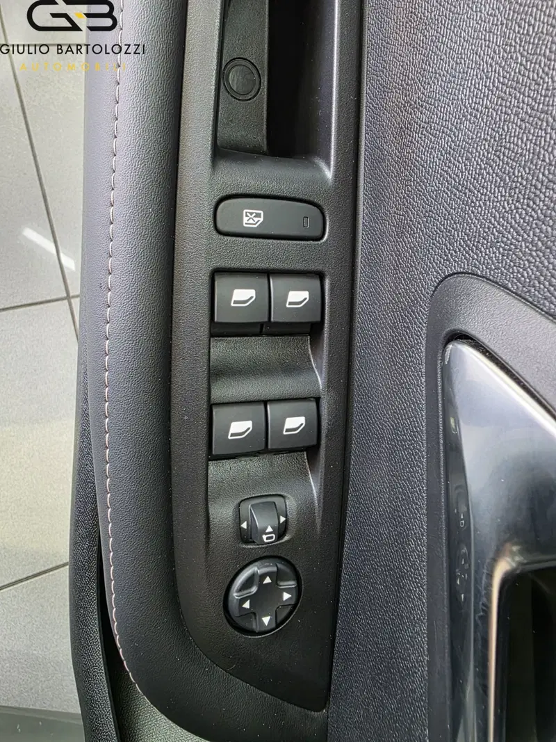 Peugeot 208 usata a Prato (13)