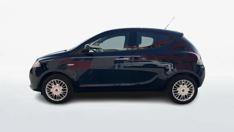 Lancia Ypsilon usata a Treviso (3)