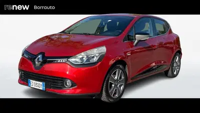 Renault Clio 1.2 75CV 5 porte Costume National del 2015 usata a Montebelluna