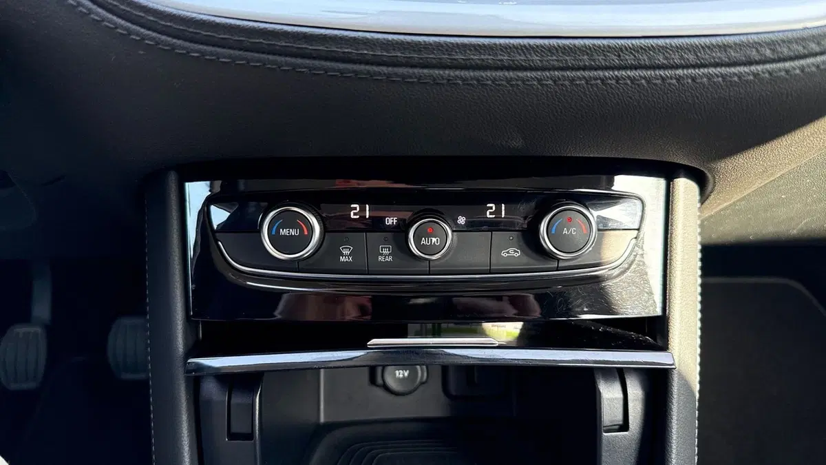 Opel Grandland X usata a Treviso (10)