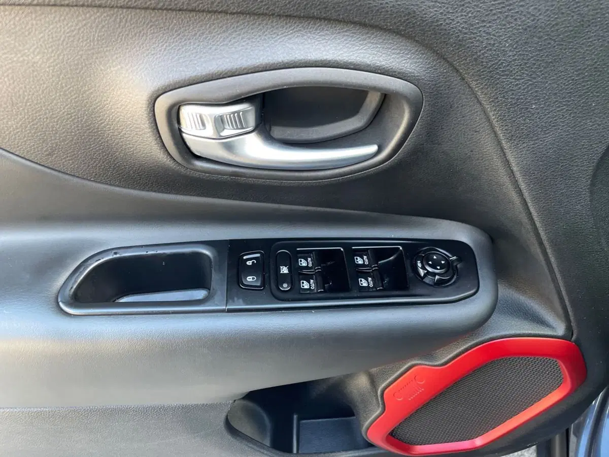 Jeep Renegade usata a Salerno (13)