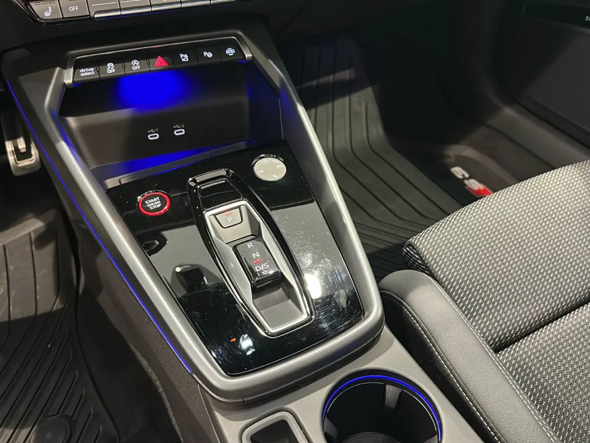 Audi S3 Sportback usata a Napoli (11)