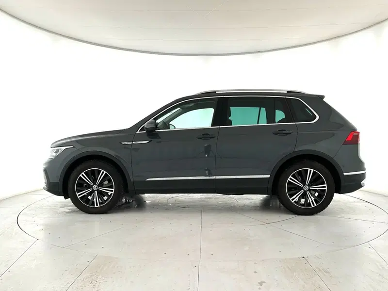 Volkswagen Tiguan usata a Napoli (3)