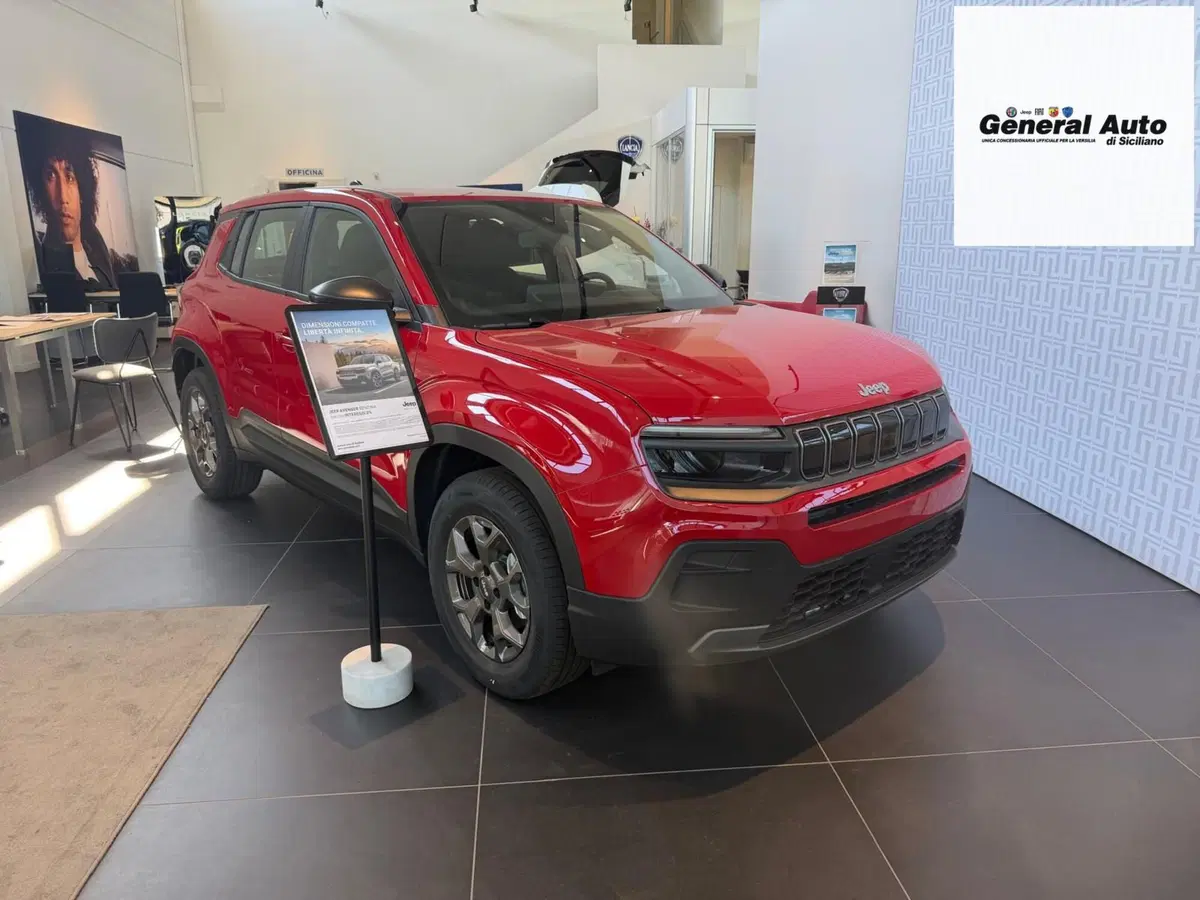 Jeep Avenger nuova a Lucca