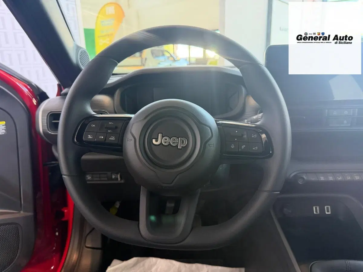 Jeep Avenger nuova a Lucca (11)