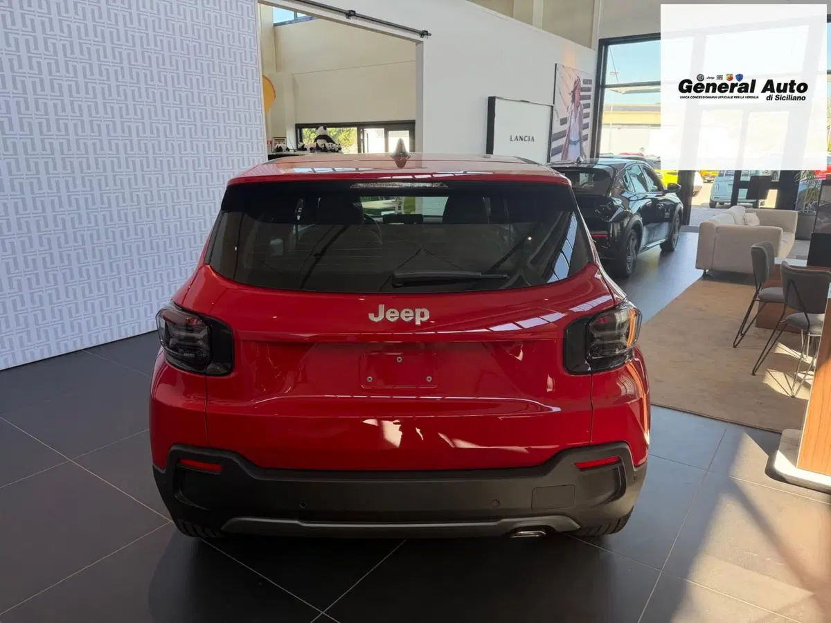 Jeep Avenger nuova a Lucca (6)
