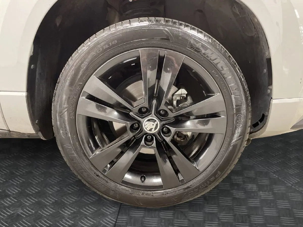Skoda Karoq usata a Varese (7)