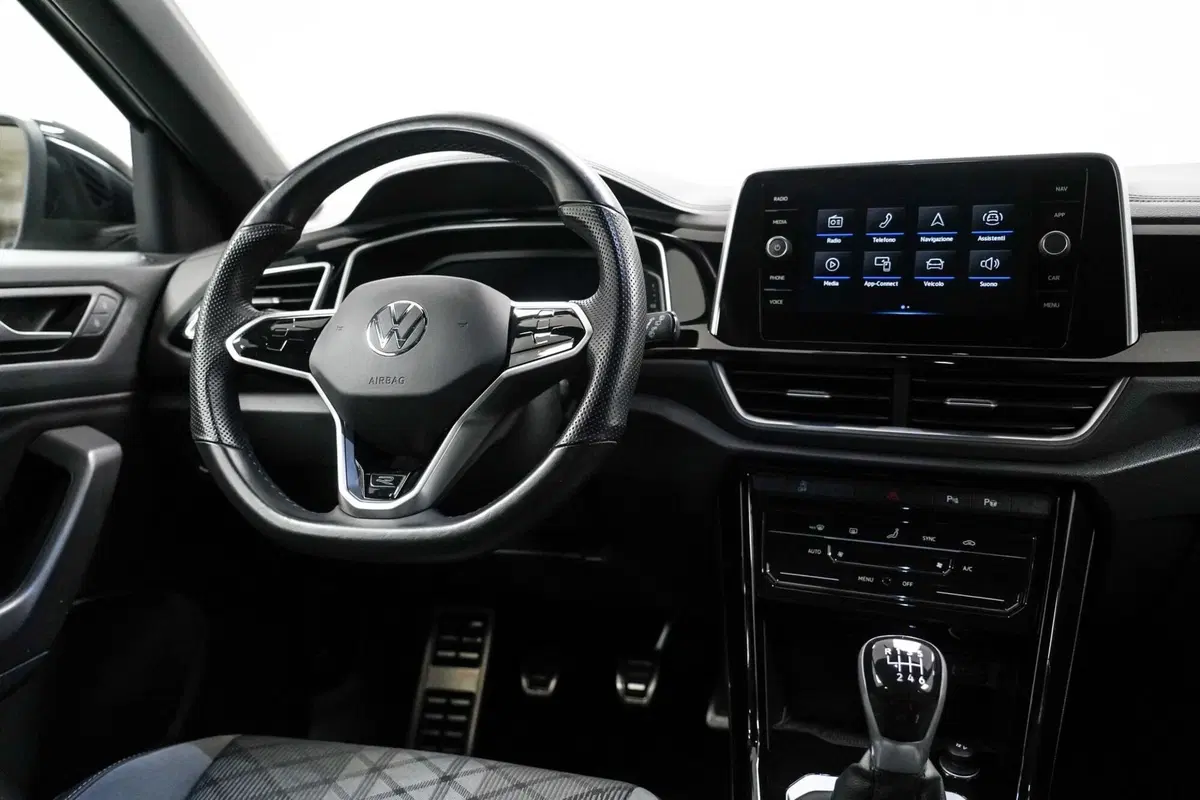 Volkswagen T-Roc usata a Varese (11)