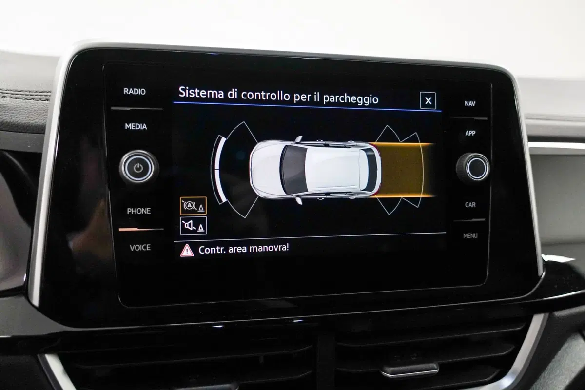 Volkswagen T-Roc usata a Varese (16)