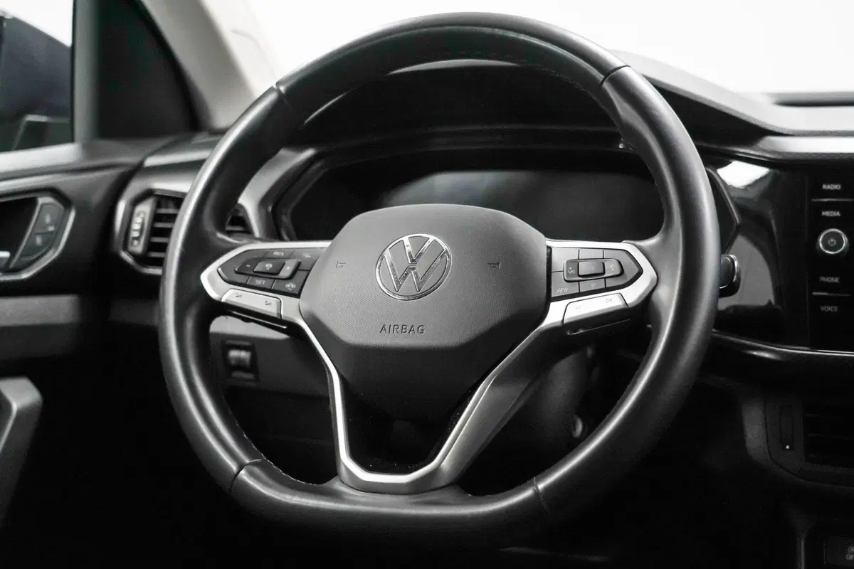 Volkswagen T-Cross usata a Varese (11)