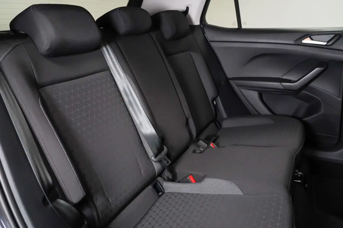 Volkswagen T-Cross usata a Varese (13)