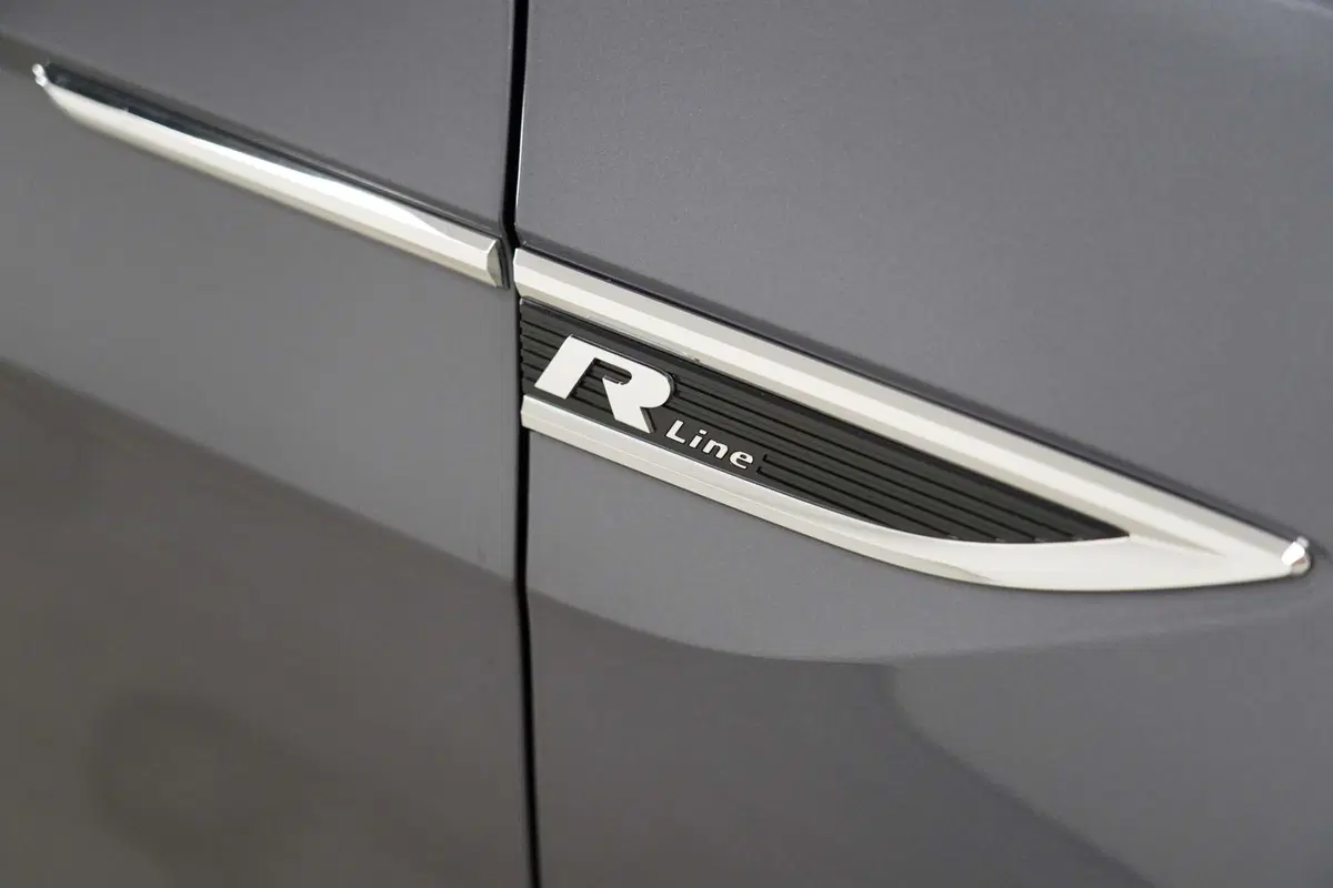 Volkswagen T-Cross usata a Varese (18)