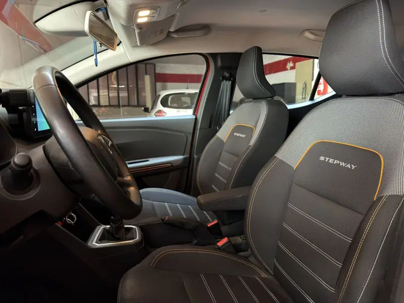 Dacia Sandero usata a Milano (14)