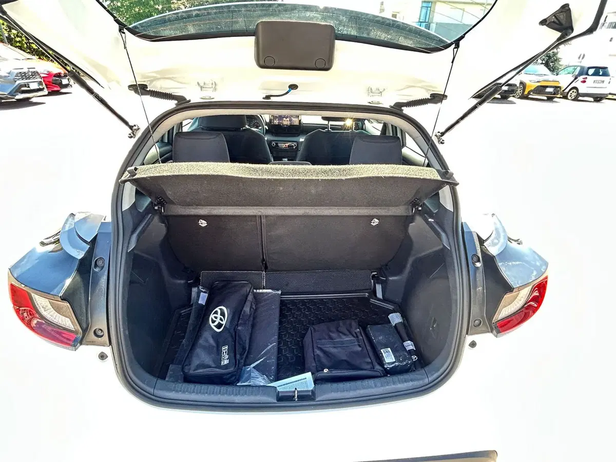 Toyota Yaris usata a Bergamo (12)