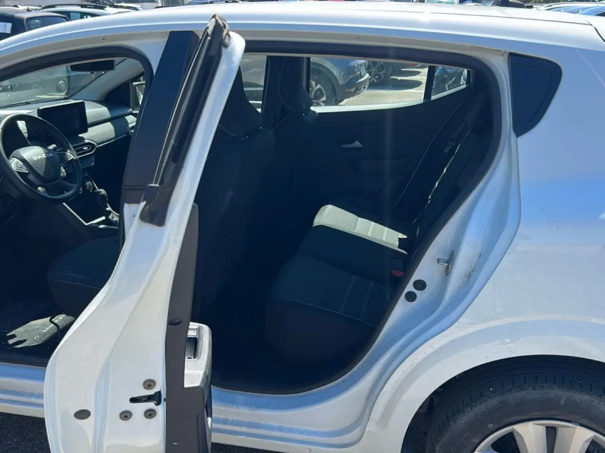 Dacia Sandero Streetway usata a Roma (10)
