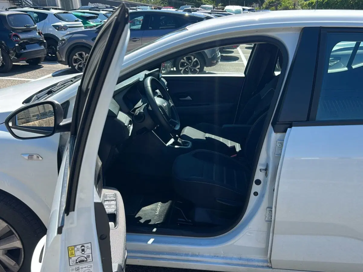 Dacia Sandero Streetway usata a Roma (9)