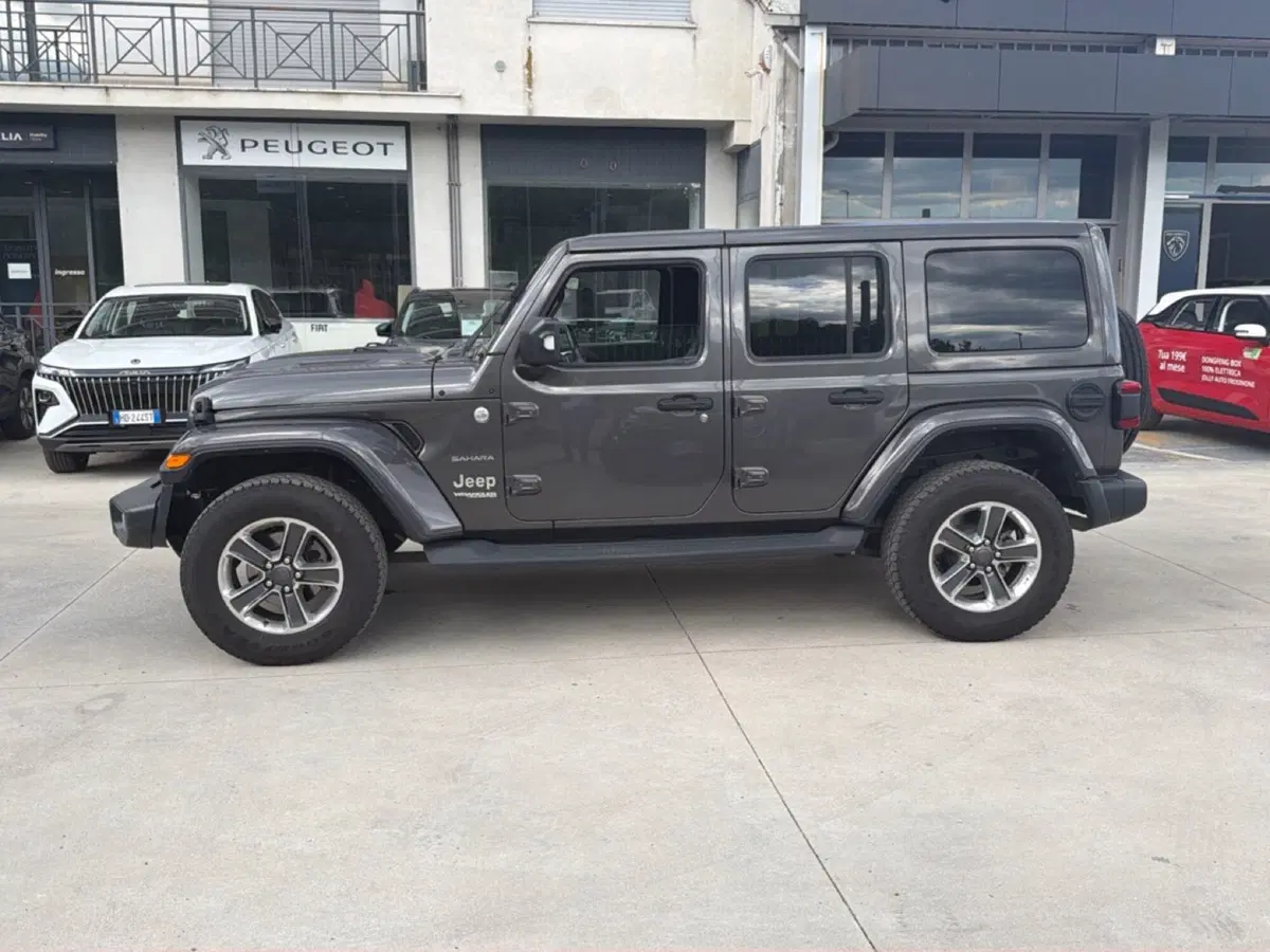 Jeep Wrangler Unlimited usata a Frosinone (2)