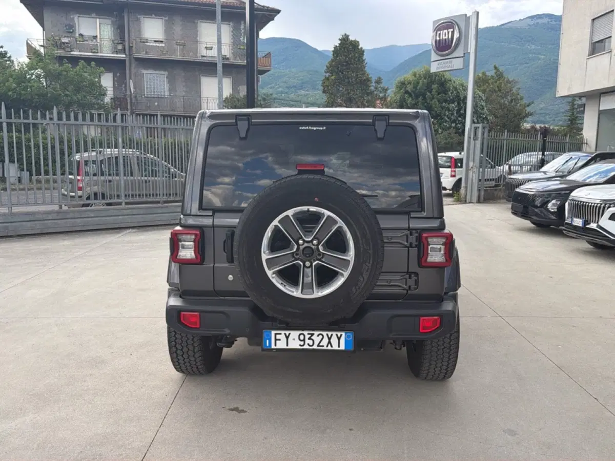 Jeep Wrangler Unlimited usata a Frosinone (4)