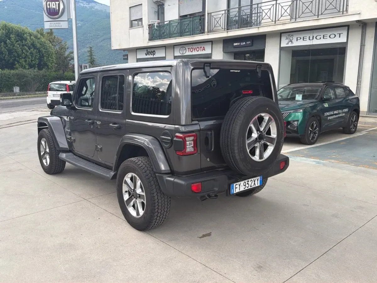 Jeep Wrangler Unlimited usata a Frosinone (6)