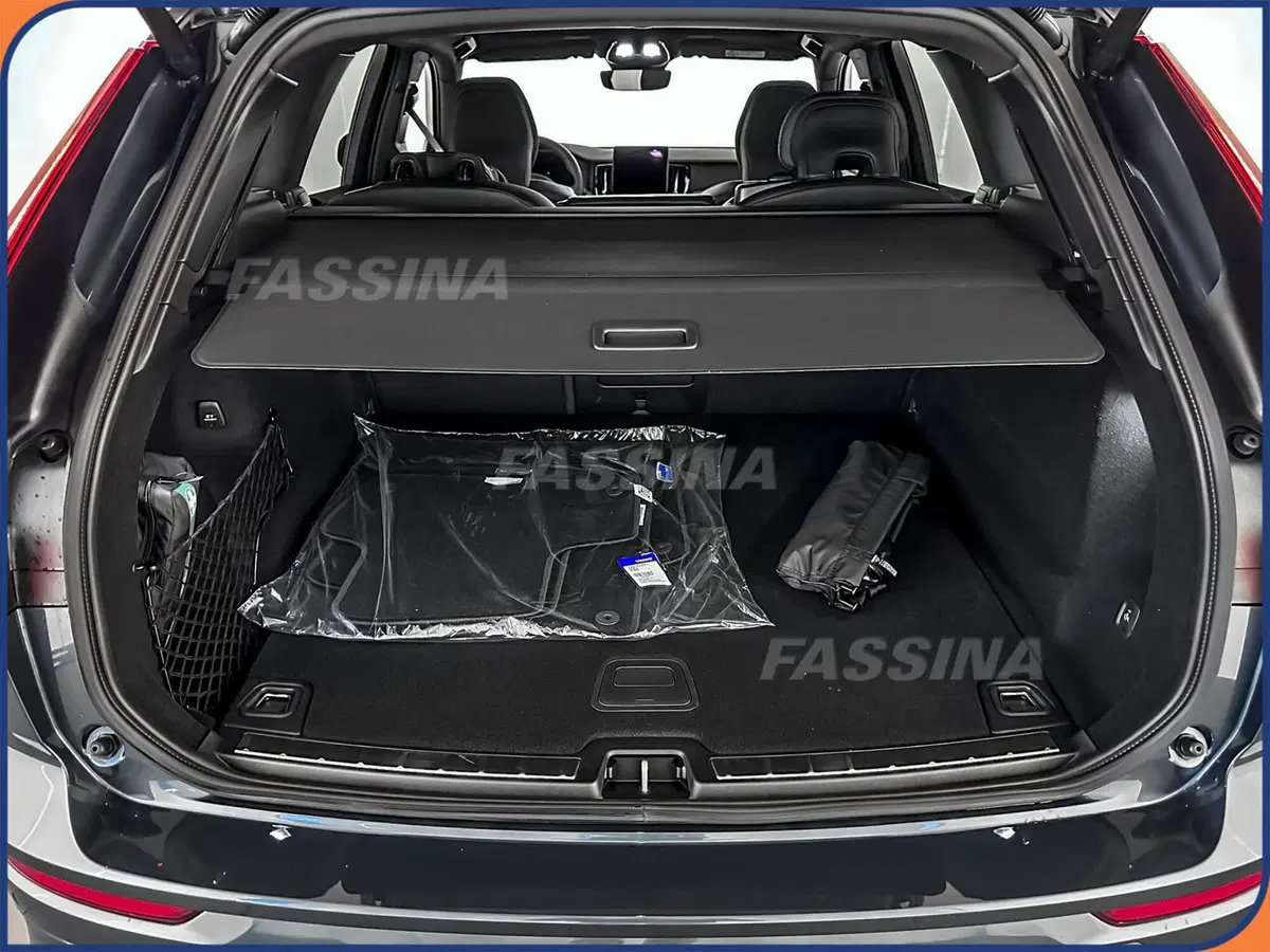 Volvo XC60 nuova a Milano (12)