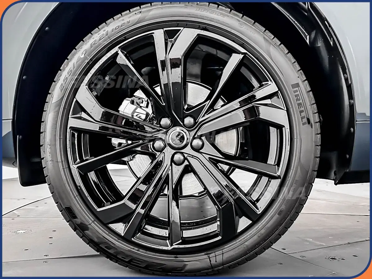 Volvo XC60 nuova a Milano (7)