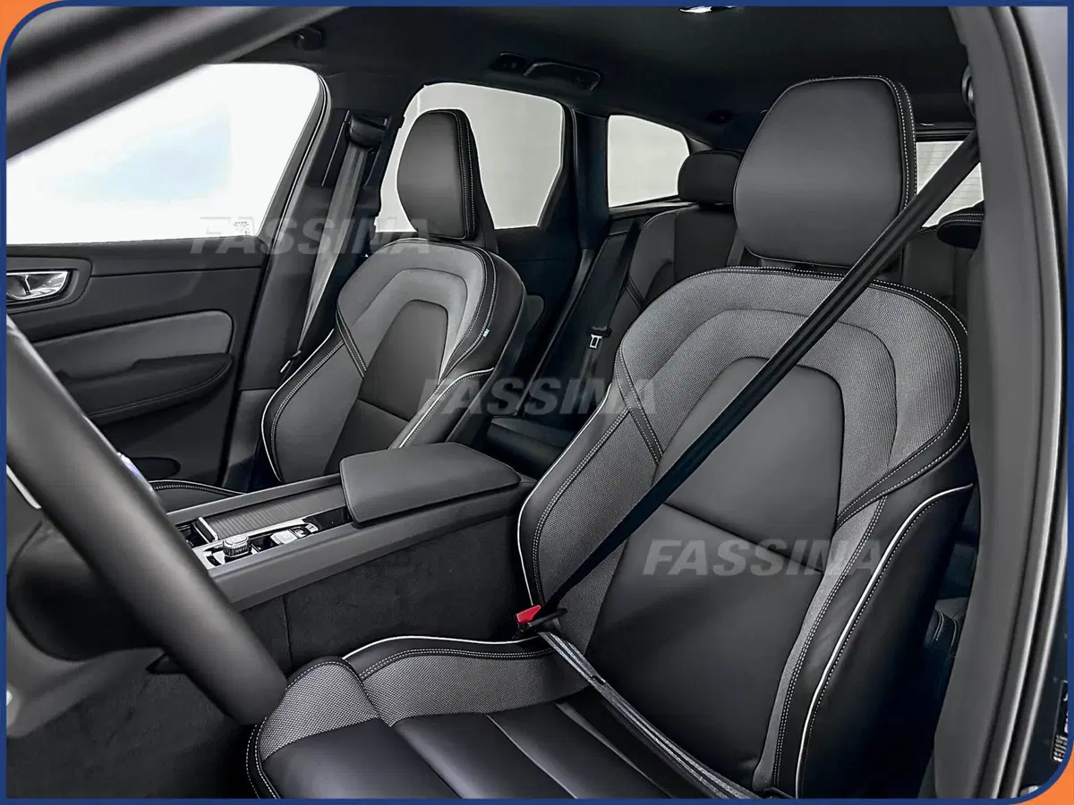 Volvo XC60 nuova a Milano (8)