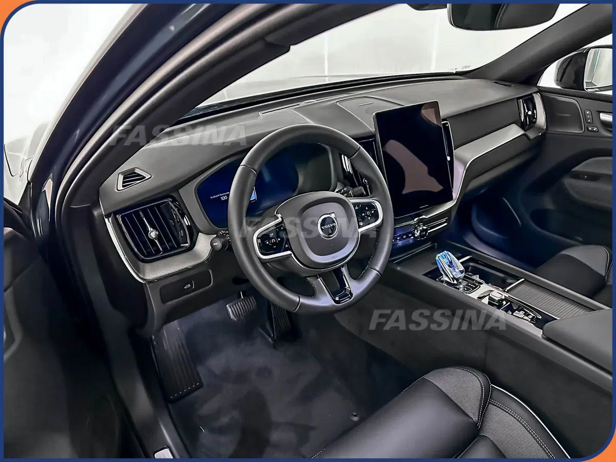 Volvo XC60 nuova a Milano (9)