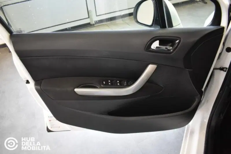 Peugeot 308 usata a Perugia (7)