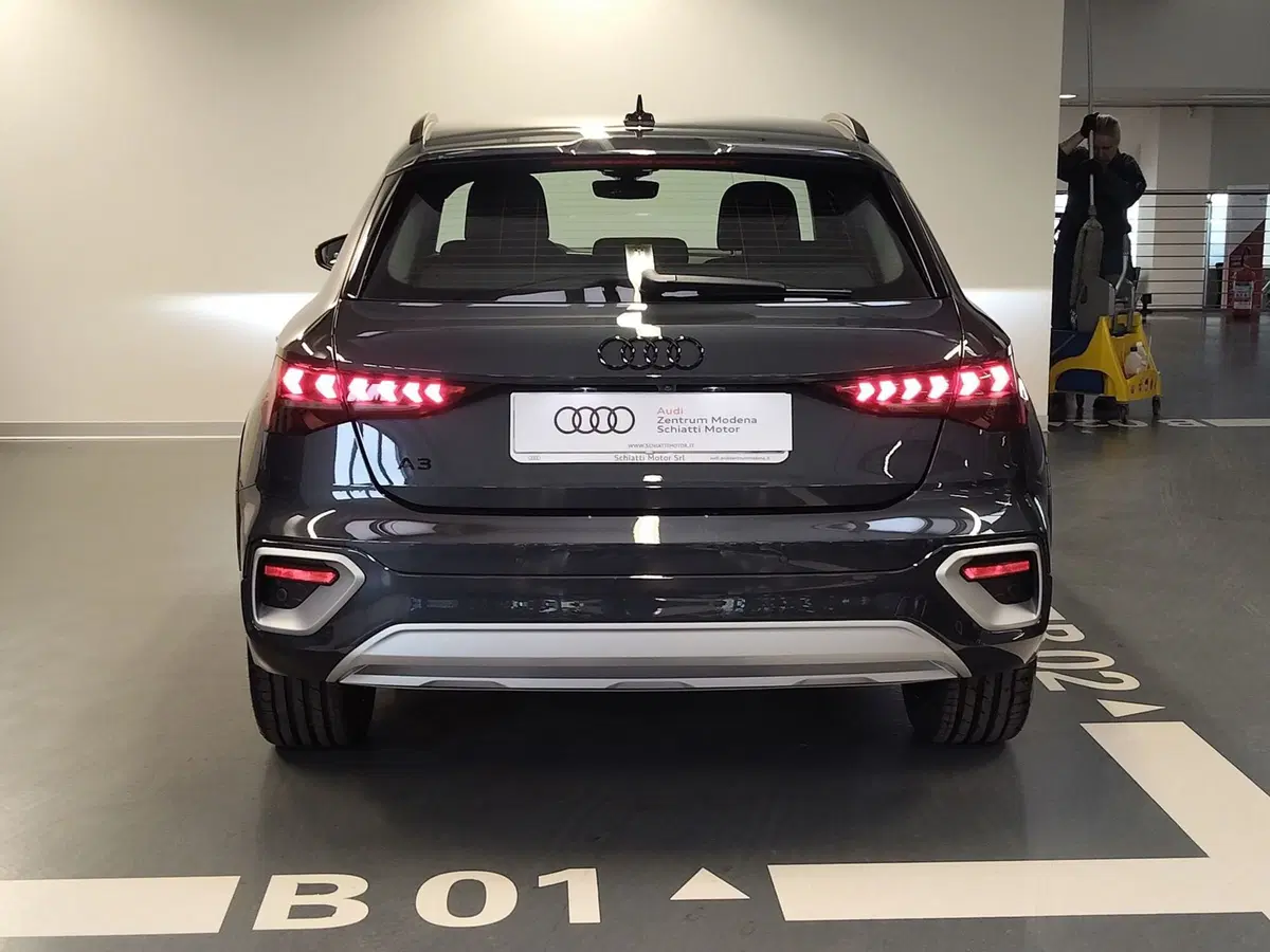 Audi A3 allstreet nuova a Modena (5)