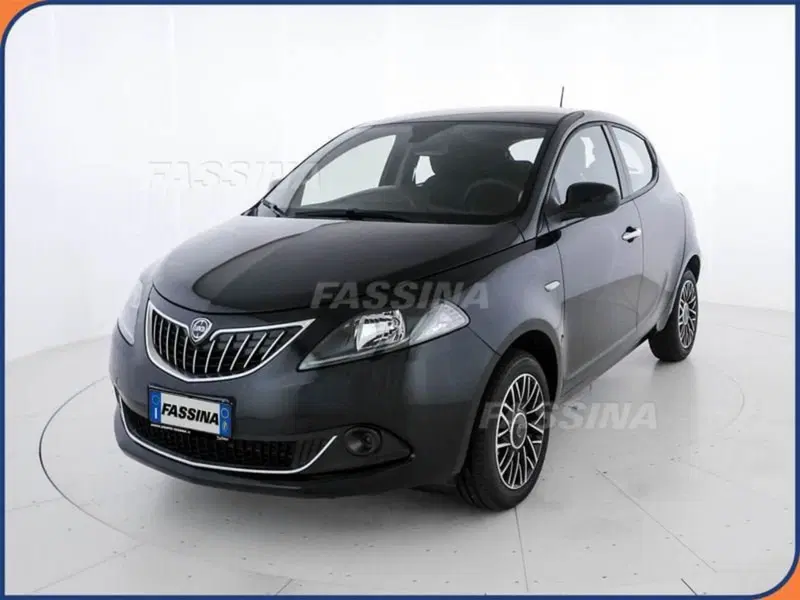 Lancia Ypsilon usata a Milano (3)