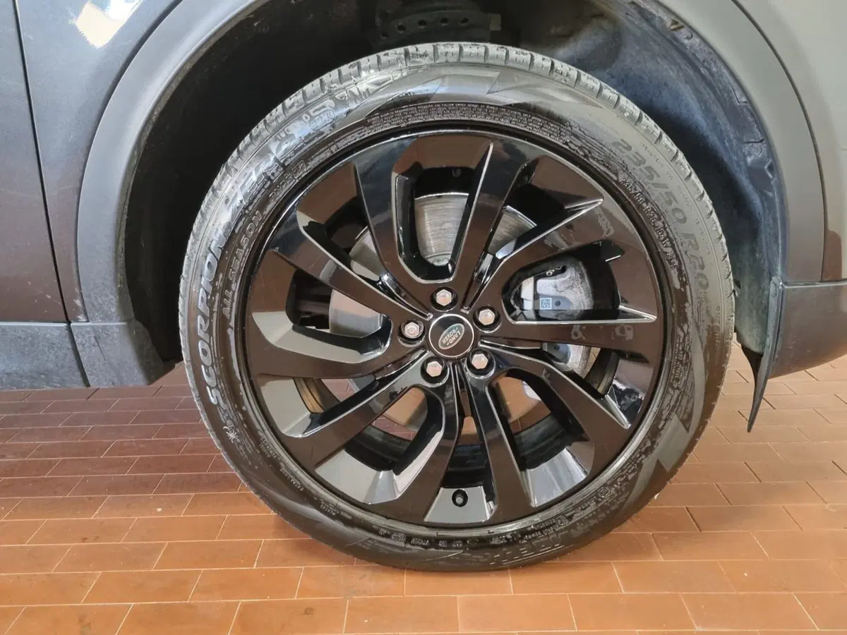 Land Rover Discovery Sport usata a Brescia (9)